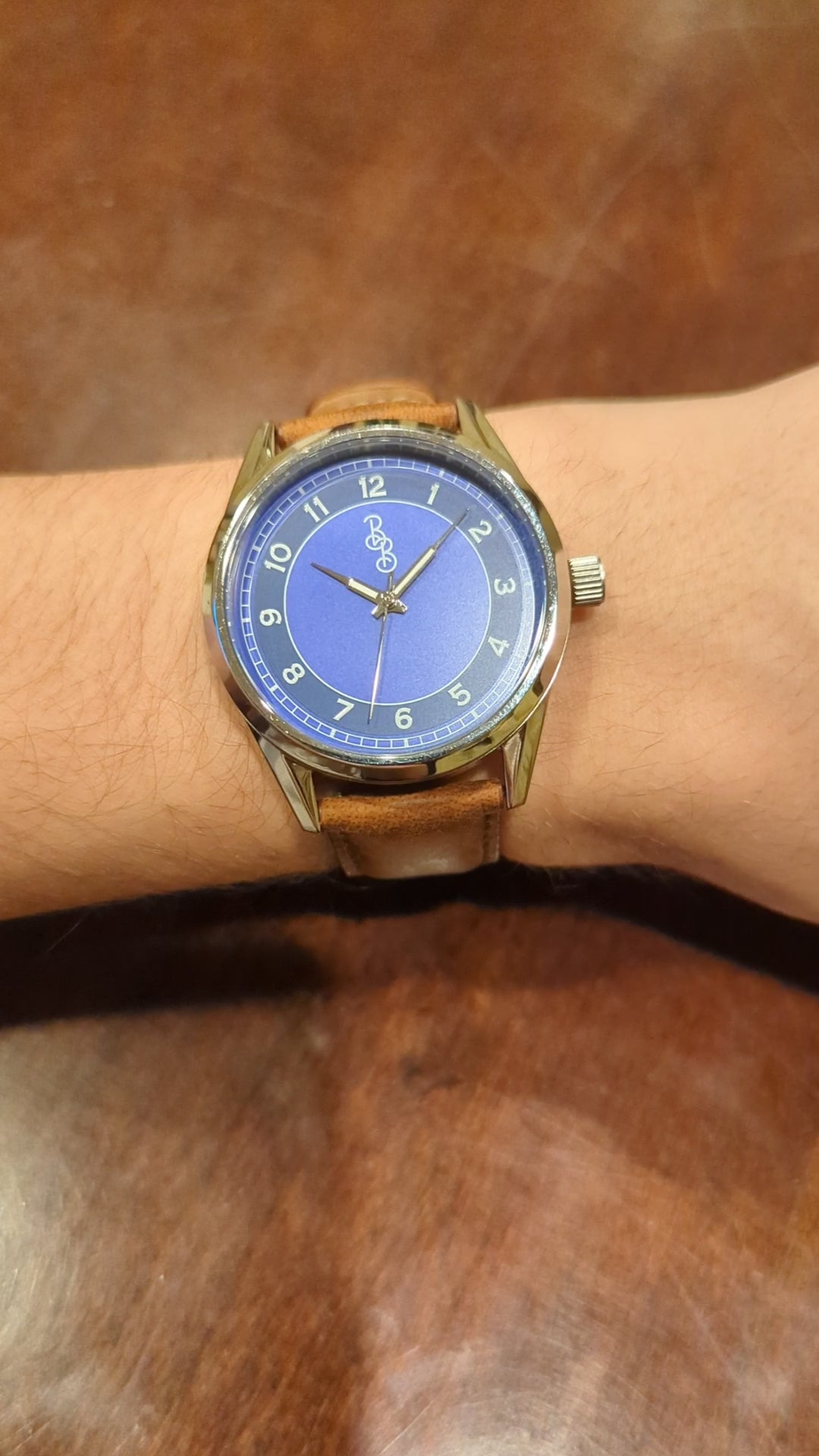 Blaue klassische Uhr